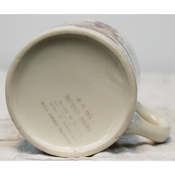 VTG 1930s Walt Disney Three Little Pigs Small Mug Patriot China Wolf Music Dance - Picture 9 of 10